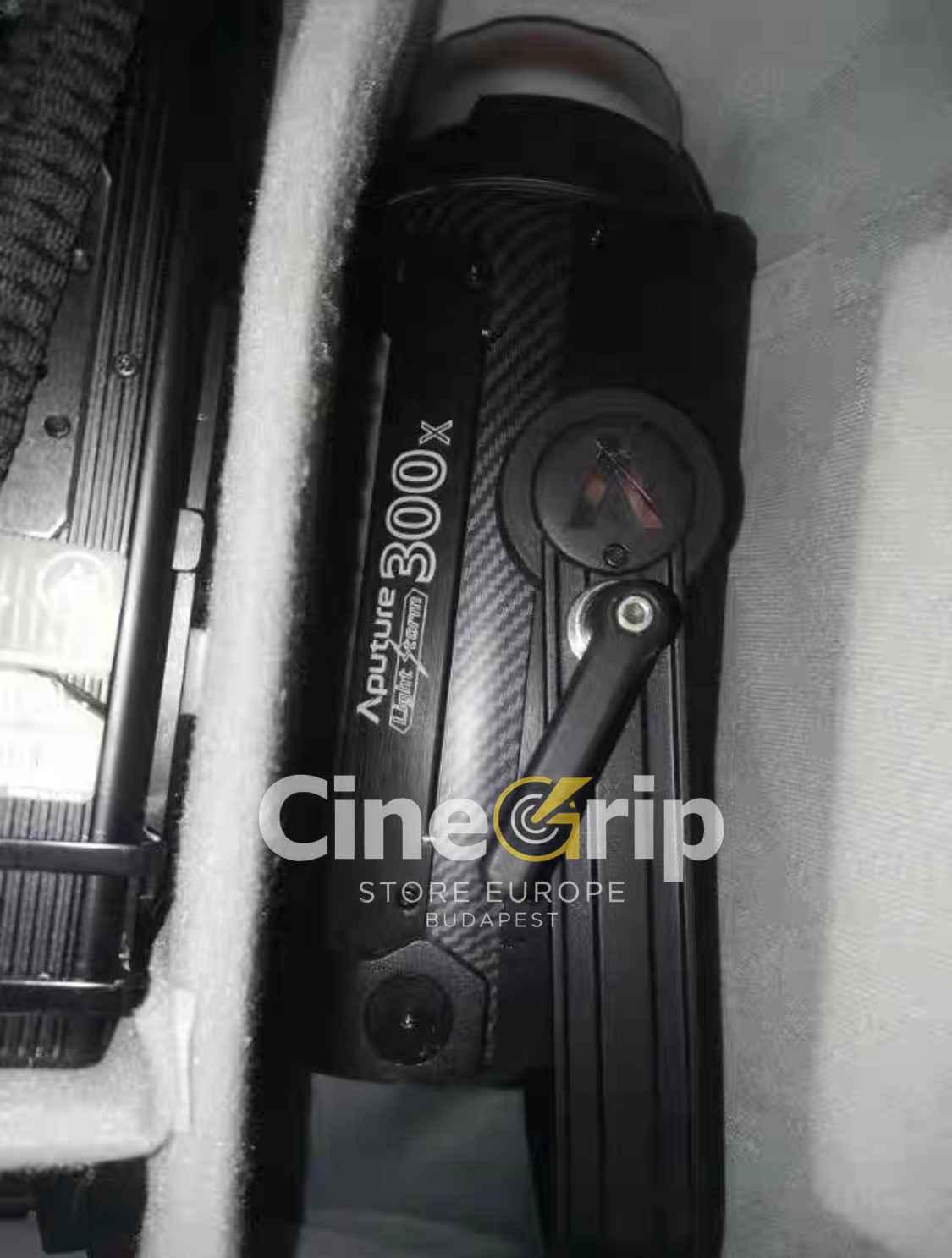 Aputure LS 300x Bi-Color LED - Versatile & Reliable(Used)